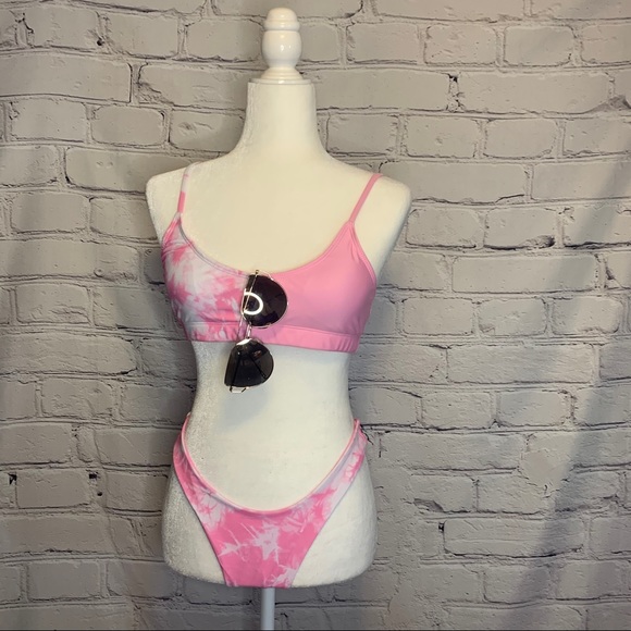 Pink bikini 👙 - Picture 4 of 7